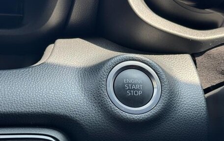 Toyota Yaris, 2023 год, 980 001 рублей, 16 фотография
