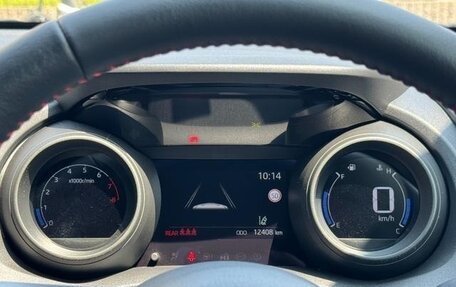 Toyota Yaris, 2023 год, 980 001 рублей, 18 фотография