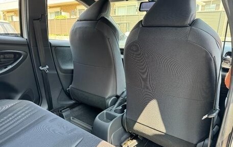 Toyota Yaris, 2023 год, 980 001 рублей, 25 фотография