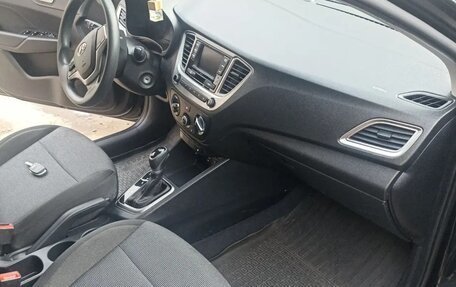 Hyundai Solaris II рестайлинг, 2021 год, 1 400 000 рублей, 4 фотография