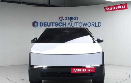 Tesla Cybertruck, 2025 год, 14 000 005 рублей, 3 фотография