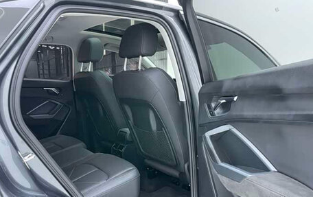 Audi Q3, 2022 год, 2 390 000 рублей, 25 фотография