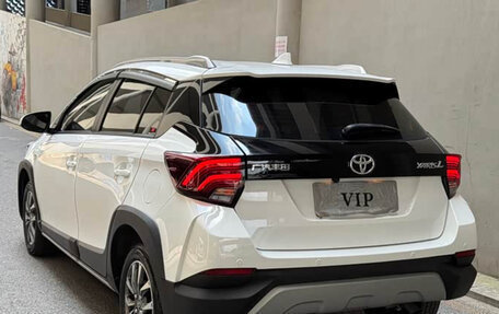 Toyota Yaris, 2022 год, 1 450 000 рублей, 4 фотография