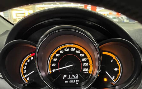 Toyota Yaris, 2022 год, 1 450 000 рублей, 22 фотография