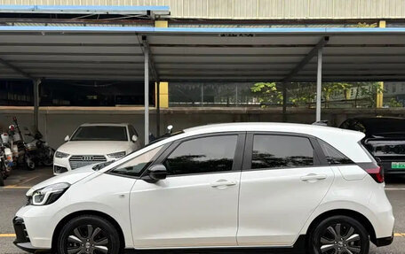 Honda Fit, 2023 год, 1 050 000 рублей, 4 фотография