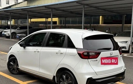 Honda Fit, 2023 год, 1 050 000 рублей, 6 фотография