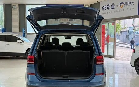 Volkswagen Touran III, 2022 год, 1 580 005 рублей, 21 фотография