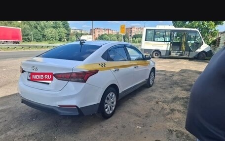 Hyundai Solaris II рестайлинг, 2018 год, 830 000 рублей, 2 фотография