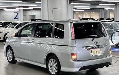 Toyota ISis I, 2015 год, 900 001 рублей, 5 фотография