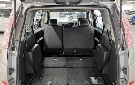 Toyota ISis I, 2015 год, 900 001 рублей, 12 фотография