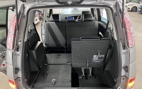 Toyota ISis I, 2015 год, 900 001 рублей, 22 фотография