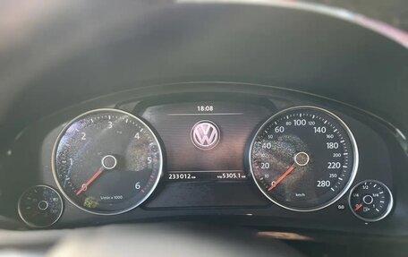 Volkswagen Touareg III, 2011 год, 1 950 000 рублей, 3 фотография