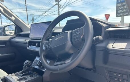 Toyota Hilux, 2026 год, 5 500 400 рублей, 15 фотография