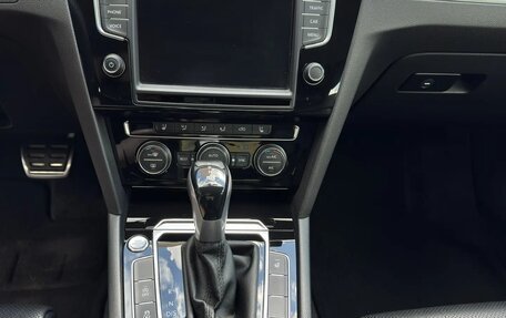 Volkswagen Passat B8 рестайлинг, 2016 год, 3 400 000 рублей, 35 фотография