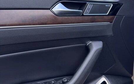 Volkswagen Passat B8 рестайлинг, 2016 год, 3 400 000 рублей, 34 фотография