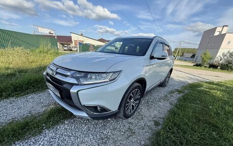 Mitsubishi Outlander III рестайлинг 3, 2018 год, 1 500 000 рублей, 5 фотография