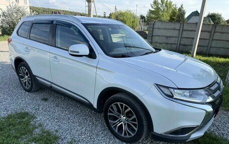 Mitsubishi Outlander III рестайлинг 3, 2018 год, 1 500 000 рублей, 6 фотография