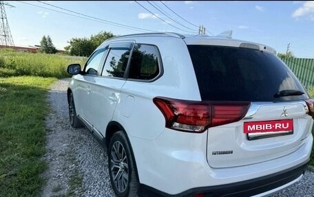 Mitsubishi Outlander III рестайлинг 3, 2018 год, 1 500 000 рублей, 4 фотография