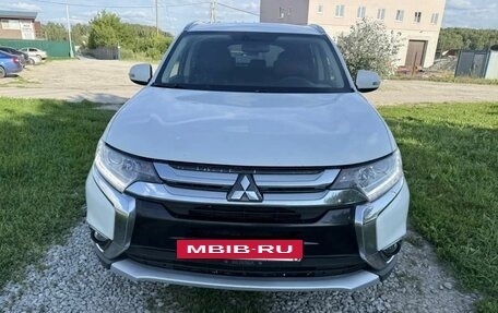 Mitsubishi Outlander III рестайлинг 3, 2018 год, 1 500 000 рублей, 7 фотография