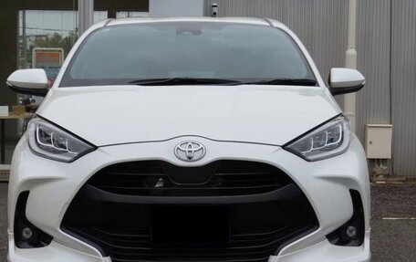 Toyota Yaris, 2023 год, 1 180 000 рублей, 2 фотография
