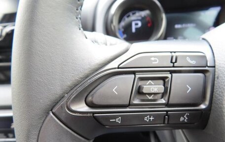 Toyota Yaris, 2023 год, 1 180 000 рублей, 13 фотография