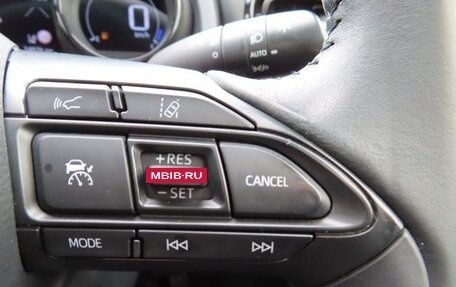Toyota Yaris, 2023 год, 1 180 000 рублей, 14 фотография