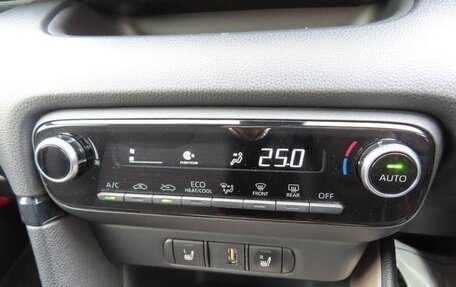 Toyota Yaris, 2023 год, 1 180 000 рублей, 19 фотография
