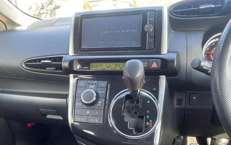 Toyota Wish II, 2017 год, 1 098 000 рублей, 11 фотография