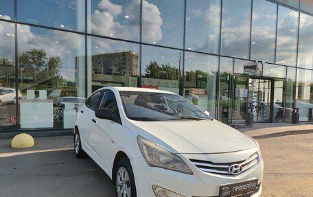 Hyundai Solaris II рестайлинг, 2014 год, 560 000 рублей, 3 фотография