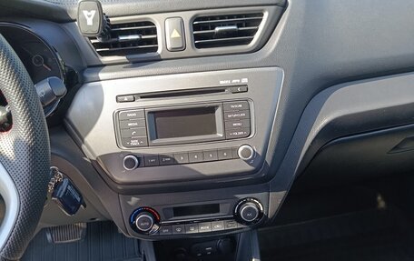 KIA Rio III рестайлинг, 2015 год, 1 039 000 рублей, 17 фотография