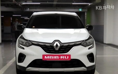 Renault Captur II, 2022 год, 1 310 005 рублей, 2 фотография