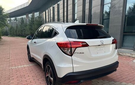 Honda Vezel, 2022 год, 1 400 000 рублей, 4 фотография
