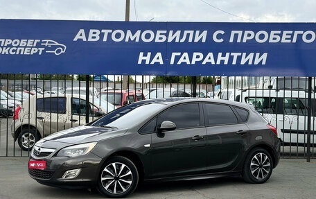 Opel Astra J, 2010 год, 605 000 рублей, 1 фотография