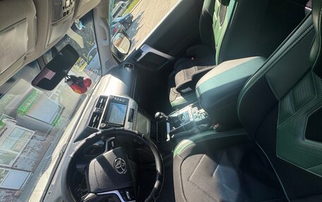 Toyota Land Cruiser Prado 150 рестайлинг 2, 2019 год, 5 850 000 рублей, 6 фотография