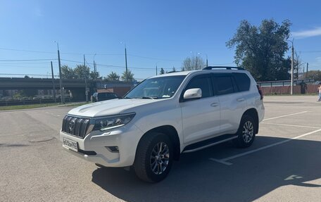 Toyota Land Cruiser Prado 150 рестайлинг 2, 2019 год, 5 850 000 рублей, 2 фотография