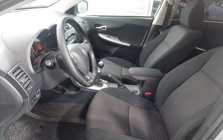 Toyota Corolla, 2011 год, 870 000 рублей, 12 фотография