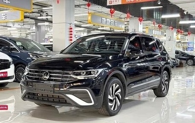 Volkswagen Tiguan II, 2023 год, 2 390 000 рублей, 1 фотография
