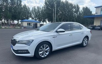 Skoda Superb III рестайлинг, 2021 год, 1 930 000 рублей, 1 фотография