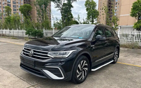 Volkswagen Tiguan II, 2022 год, 2 712 666 рублей, 1 фотография