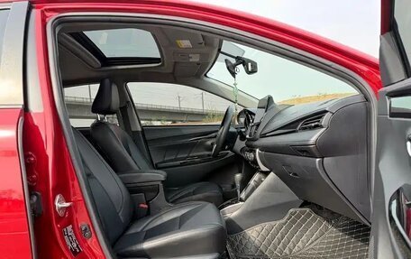 Toyota Yaris, 2022 год, 1 170 005 рублей, 11 фотография