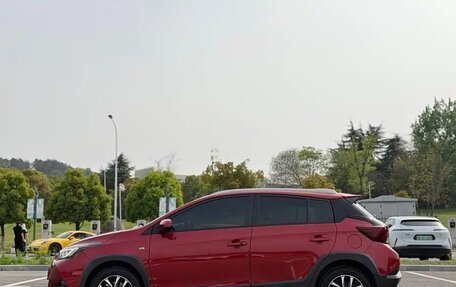Toyota Yaris, 2022 год, 1 170 005 рублей, 4 фотография