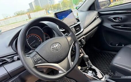 Toyota Yaris, 2022 год, 1 170 005 рублей, 5 фотография