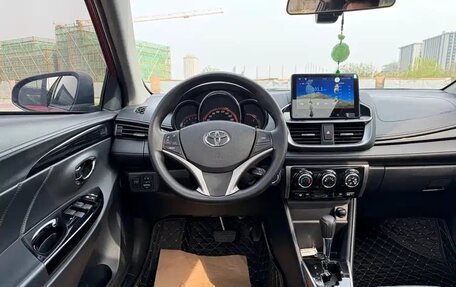 Toyota Yaris, 2022 год, 1 170 005 рублей, 9 фотография