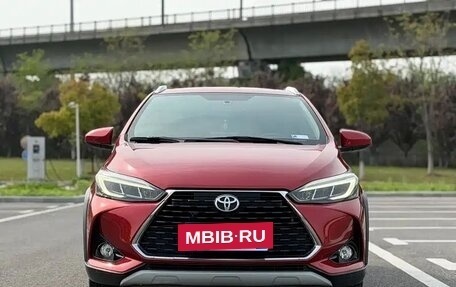 Toyota Yaris, 2022 год, 1 170 005 рублей, 2 фотография