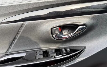 Toyota Yaris, 2022 год, 1 170 005 рублей, 17 фотография