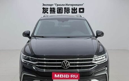 Volkswagen Tiguan II, 2023 год, 2 370 000 рублей, 2 фотография