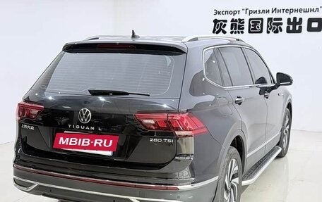Volkswagen Tiguan II, 2023 год, 2 370 000 рублей, 4 фотография