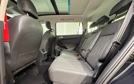 Volkswagen Tiguan II, 2023 год, 2 370 000 рублей, 8 фотография