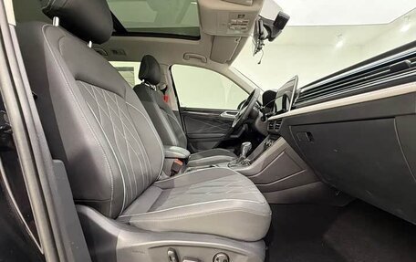 Volkswagen Tiguan II, 2023 год, 2 370 000 рублей, 9 фотография