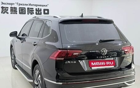 Volkswagen Tiguan II, 2023 год, 2 370 000 рублей, 6 фотография